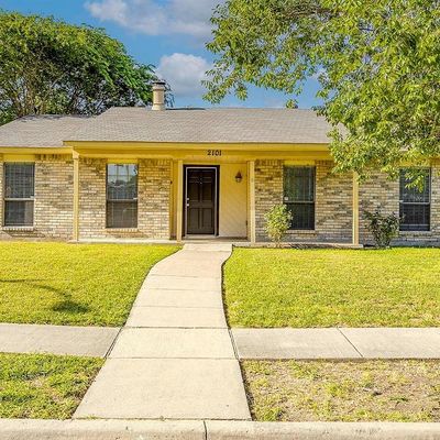 2101 Montana Trl, Grand Prairie, TX 75052