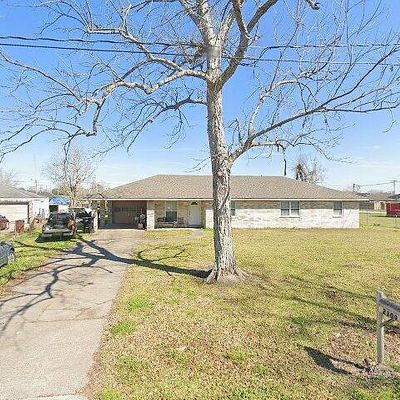 2109 Senko Rd, Violet, LA 70092