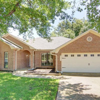 211 Spring Lake Dr, Mineola, TX 75773