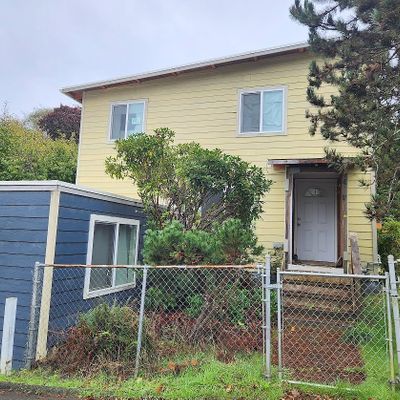 2110 Ne 28 Th St, Lincoln City, OR 97367