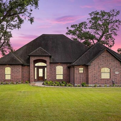 2115 Oakwood Dr, Clute, TX 77531