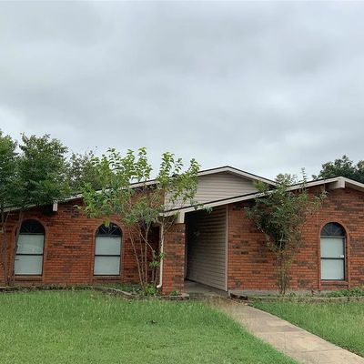 2117 Wilderness Trl, Grand Prairie, TX 75052