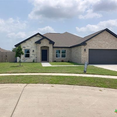 212 Andrea Ct, Victoria, TX 77904