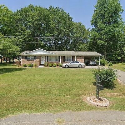 212 Chestnut St S, Bruceton, TN 38317