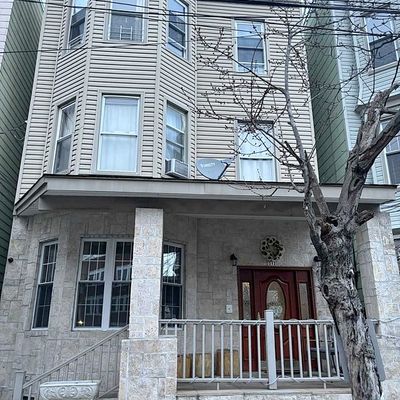 212 Maple St, Weehawken, NJ 07086