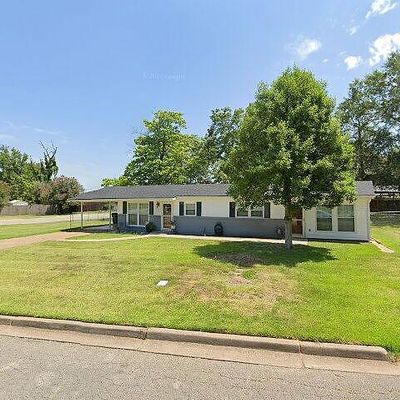 212 N Parker Ln, Carthage, TX 75633