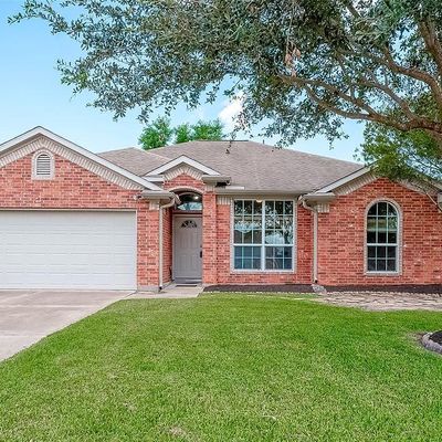 212 Seacrest Blvd, League City, TX 77573