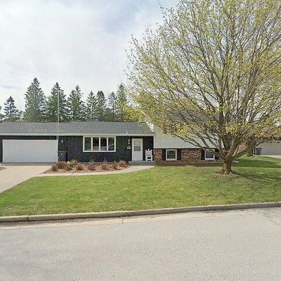 212 W Barrett St, Saint Cloud, WI 53079