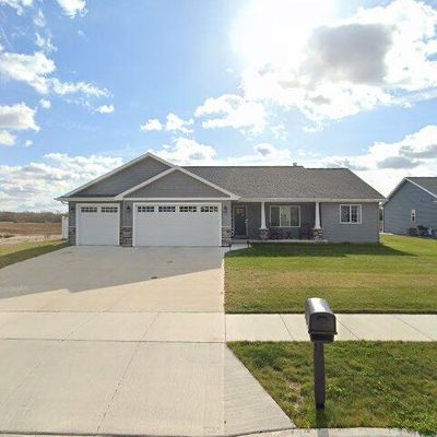 2121 White Dove Ln, Kaukauna, WI 54130