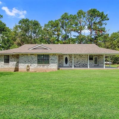 213 Davenport Dr, Livingston, TX 77351