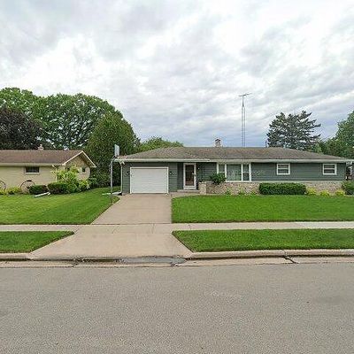 213 N Meadow St, Oshkosh, WI 54902