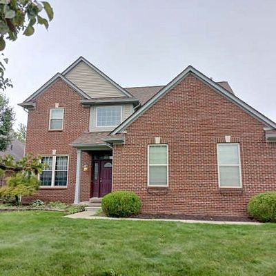 21406 Carlton Dr, Macomb, MI 48044