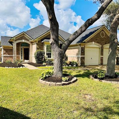 2148 Winding Springs Dr, League City, TX 77573