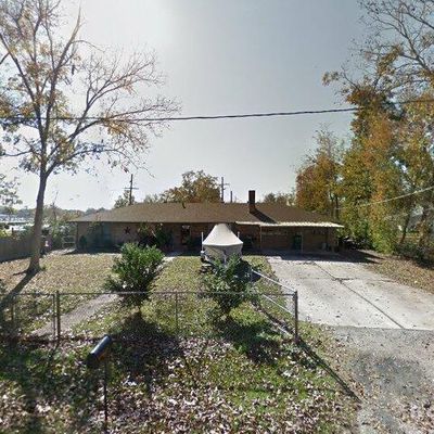 215 W Crosby St, Sour Lake, TX 77659