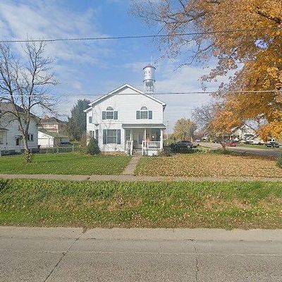 218 1 St St, Charlotte, IA 52731