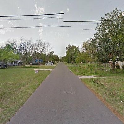 218 E Crockett St, De Kalb, TX 75559