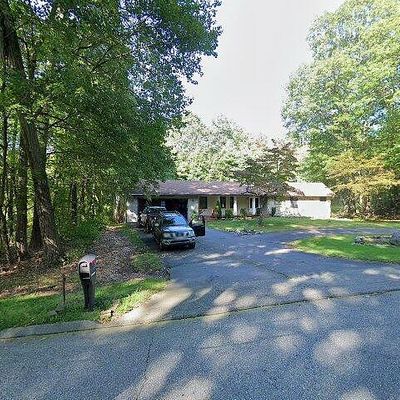 2 Webber Rd, Tolland, CT 06084