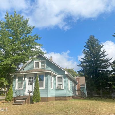 20 Grand Ave, Toms River, NJ 08753