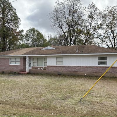 200 Dallas St, Crystal Springs, MS 39059