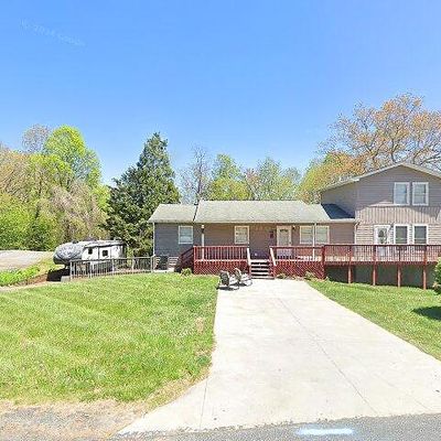 200 Lincoln Park Rd, Burnsville, NC 28714