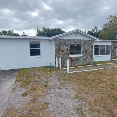 2000 N 51st Street, Fort Pierce, FL 34947