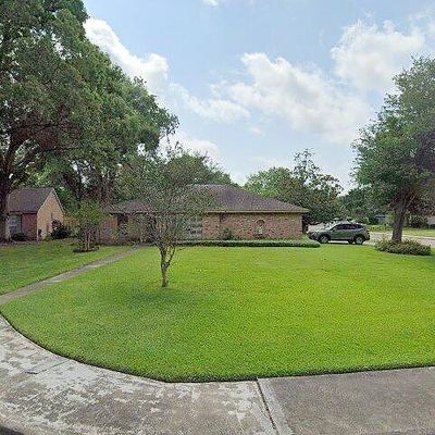 2002 Silverpines Rd, Houston, TX 77062