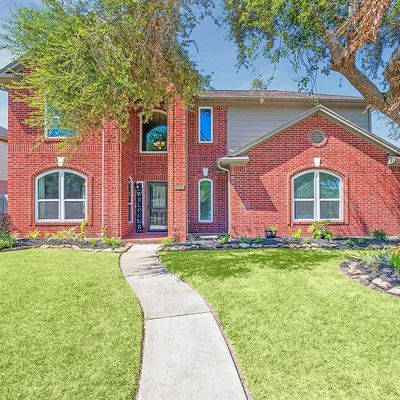 2002 Westminister St, Pearland, TX 77581