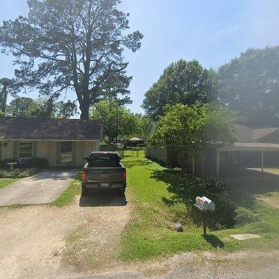 2006 Chester St, Dayton, TX 77535