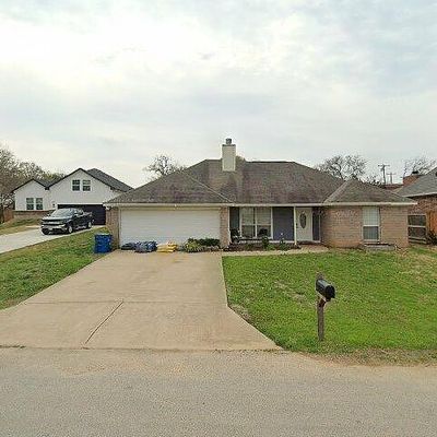 201 Pioneer Dr #B, Keene, TX 76059