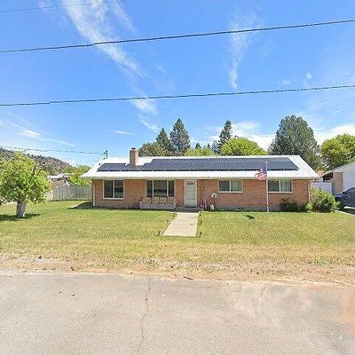 201 Triangle St, Dorris, CA 96023