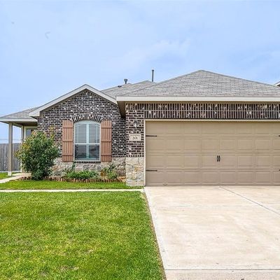 201 White Wing Ln, Sealy, TX 77474