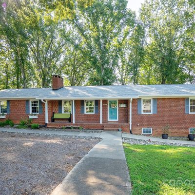 2010 Collins Dr, Albemarle, NC 28001