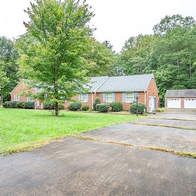 2010 Hickstead Rd, North Chesterfield, VA 23236