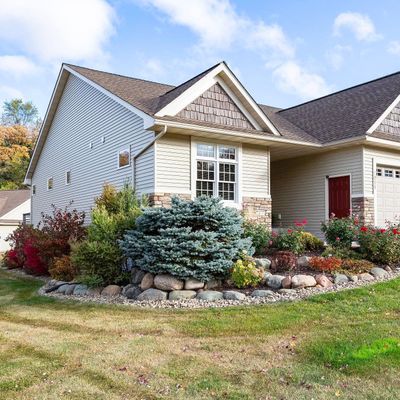 2011 Rushmore Dr, River Falls, WI 54022