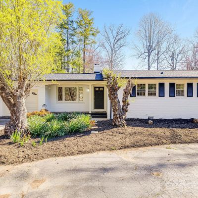 203 Thornbird Ave, Hendersonville, NC 28792