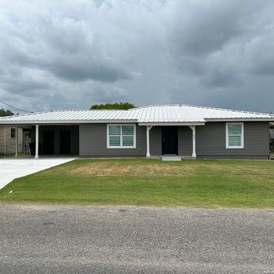 204 S Burton St, Karnes City, TX 78118