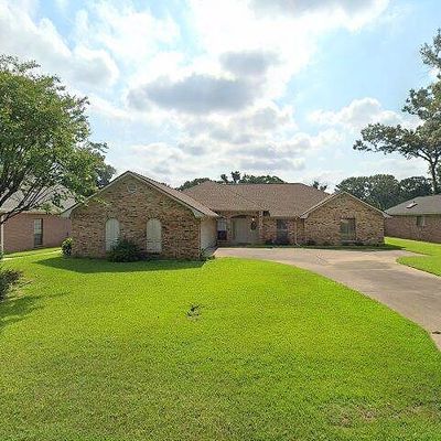 205 Lakewood Dr, Longview, TX 75604