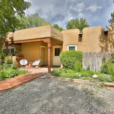 205 Upper Ranchitos Road, Taos, NM 87571