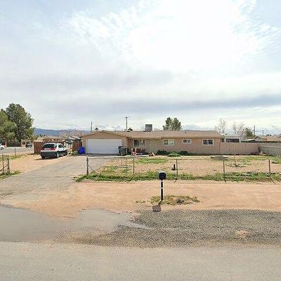 22889 Powhatan Rd, Apple Valley, CA 92308