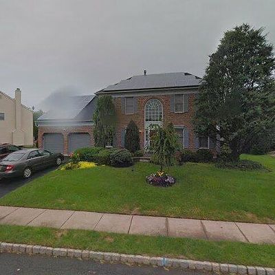 23 Dickinson Rd, Kendall Park, NJ 08824