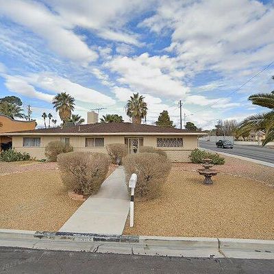 2304 Llewellyn Dr, Las Vegas, NV 89102