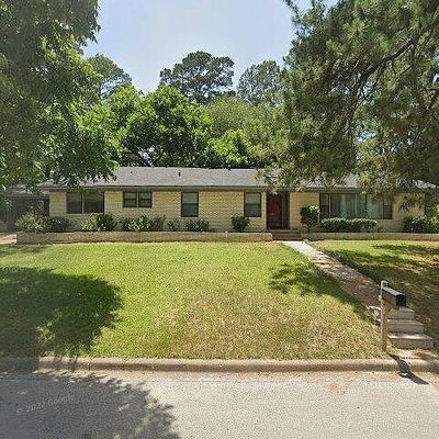 2306 Avenue P, Huntsville, TX 77340