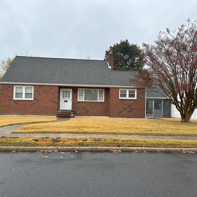 231 Fernwood Ave, Burlington, NJ 08016