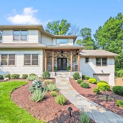 231 Mabel Pl, Franklin Lakes, NJ 07417