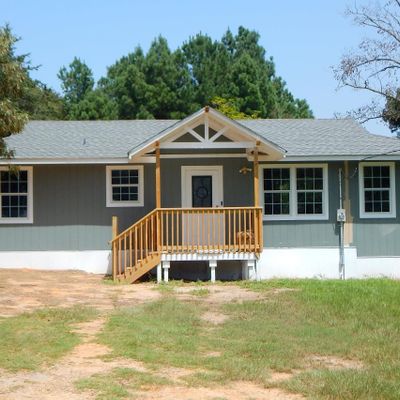 231 Woodpecker Rd, Gladewater, TX 75647