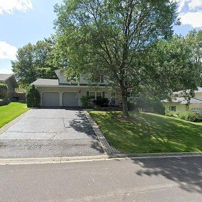 2311 Carriage Ln, Lindenhurst, IL 60046