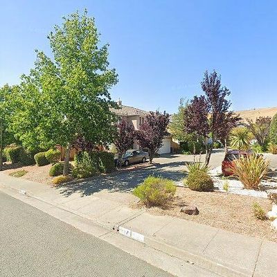 232 Cambridge Ln, Petaluma, CA 94952