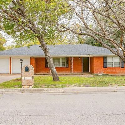 2320 Capri Dr, Fort Worth, TX 76114