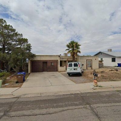 2325 Saturn Cir, Las Cruces, NM 88012