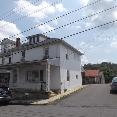 233 South St, Minersville, PA 17954